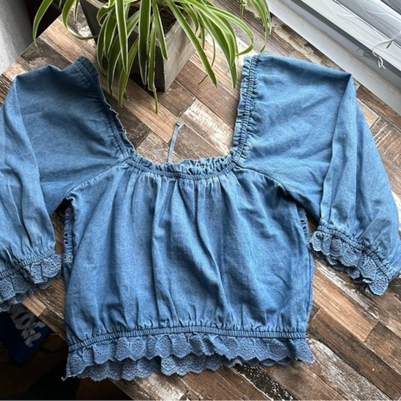 NWOT AE Lace Puff-Sleeve Chambray Cropped Blouse - Small - Picture 7 of 11